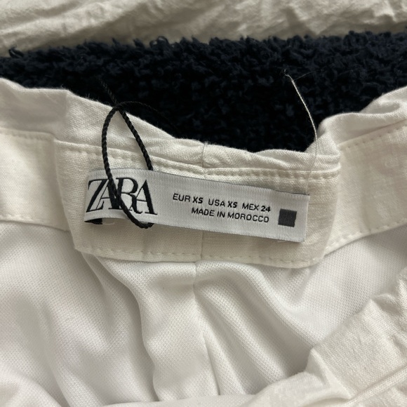 Zara white mini skirt never worn in XS - Picture 3 of 3